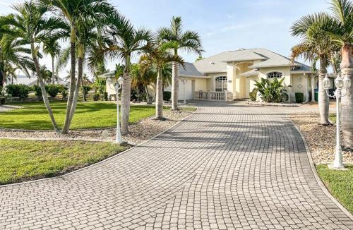 Yacht Club House | Villa Euphoria
