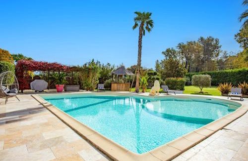 Velleron Villa | Villa Valleron by Villa Plus