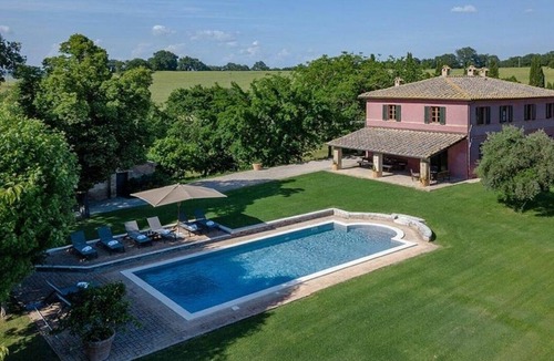 Ponte dʼArbia Villa | Villa in Ponte D'arbia with 5 bedrooms sleeps 10