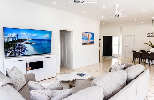 Esmeralda Villa | Villa Luma, Exclusive 3 Bedroom Oasis in Noord