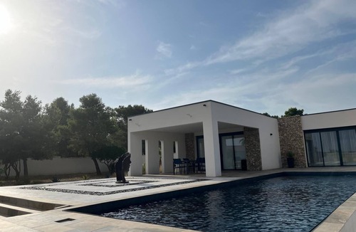 Quartier des Espesses Villa | VILLA LUMIERE