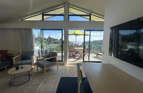Palm Beach Apartment | Waiheke Resort-Palm Breeze 1 Double Bedroom Seaview 95m Apartment