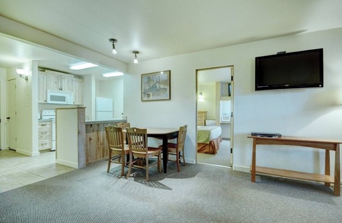 Bend Resort | WorldMark Seventh Mountain Resort- 1 Bedroom