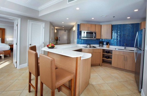 Palm Beach Hotel | Your Search for the Perfect Stay Ends Here! 2 Outdoor Pools, Free Parking!