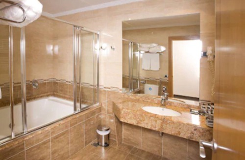 Alcala de Henares Hotel | Zouk Hotel - Adults Only