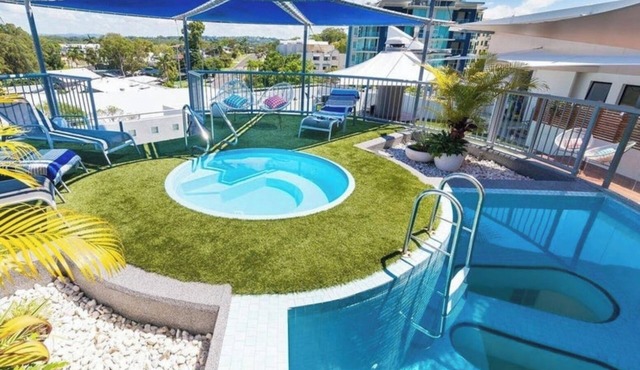 1 bedroom beachside unit Mooloolaba