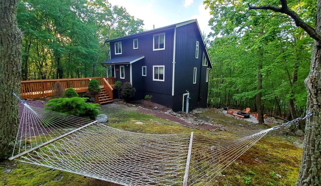 #1 Rated Poconos Lodge Near Shawnee – Game Room & Community Indoor Pool/Hot Tub