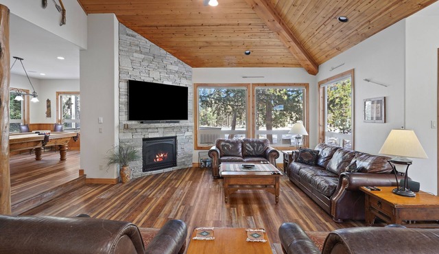 11 Vine Maple - Pool Table, Bikes, Luxury Lodge, A/C, SHARC Passes, Hot Tub