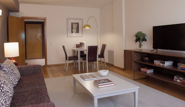 2 Units at Altis Suites Perfect for Groups, Pets are Welcome!