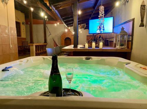 3-bedroom villa with a jacuzzi