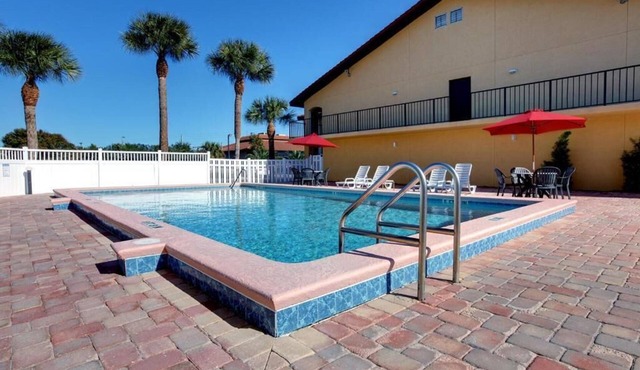 3 Rooms Great for Beach Adventures | St. Augustine Beach - 1.7 mi | Onsite Pool in St. Augustine