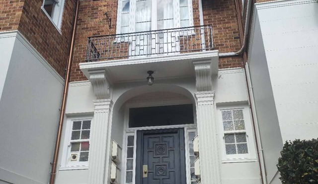 4 double and 2 sofa beds in 1 bedroom apartment in Auckland