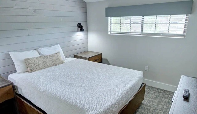 4 Mountain Rooms for Relaxing Getaways & Outdoor Adventures | Mini Golf Course