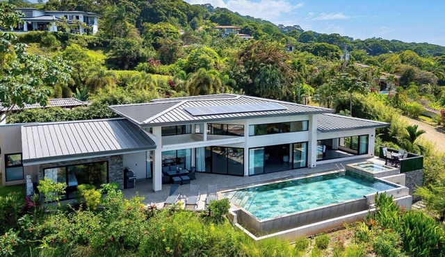 5 Bedroom, 4 Bathroom House Dominicalito Bay in Dominicalito