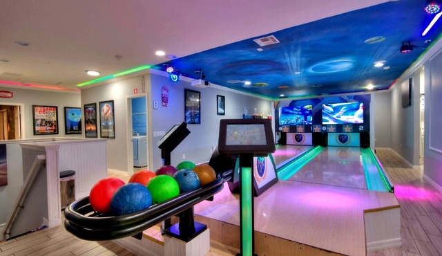56 Bedroom Bowling Villas, Sleep 150