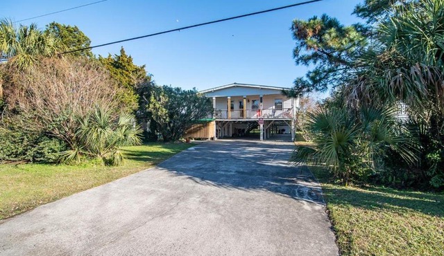 5BR Scenic View 3 Minutes to the Beach