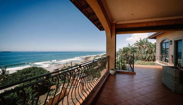 6 Bedroom Tuscan Styled Home in Umdloti Beach