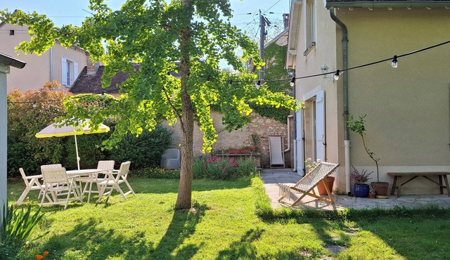 A charming cocoon between Seine and forest