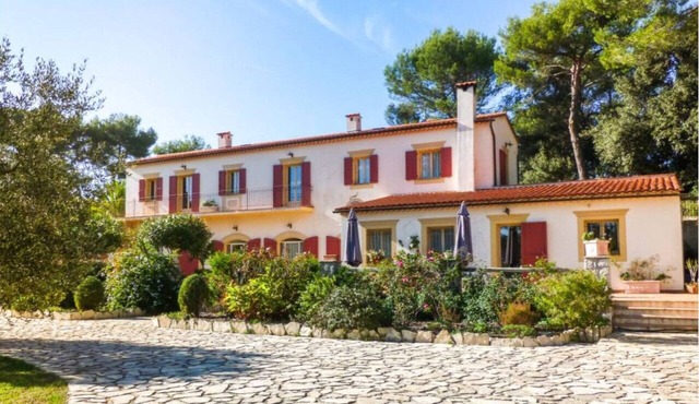 🌿 A Hidden Paradise Between Nice and Villefranche in Nice