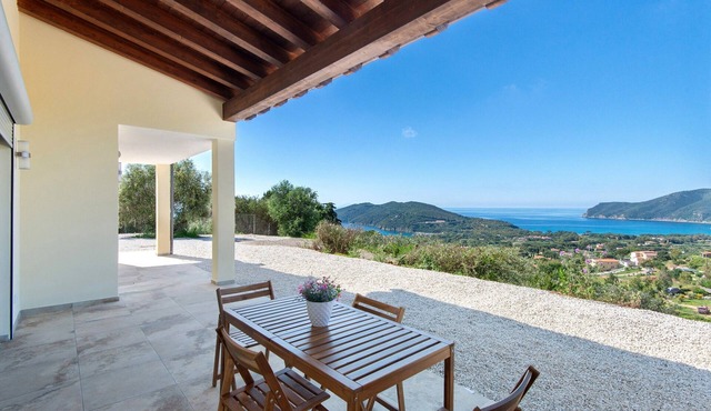 Adriana Trilocale Apartment with Sea View and Wi-Fi
