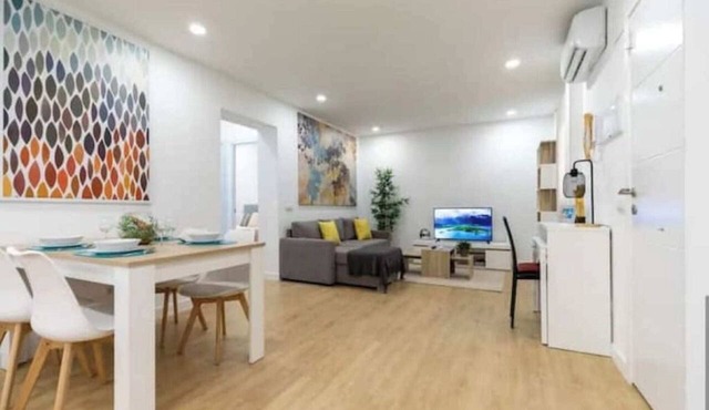 AR Plaza Castilla spacious and modern apartment