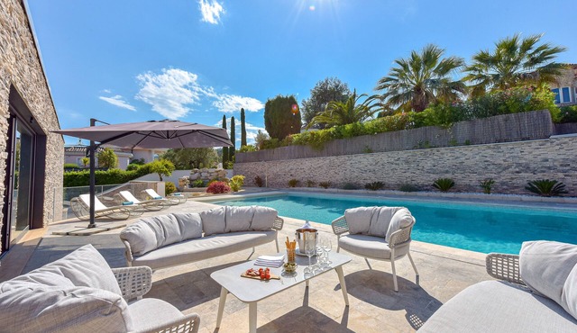 Architect-Designed Villa with Heated Pool for 10 Guests! in Mandelieu-la-Napoule