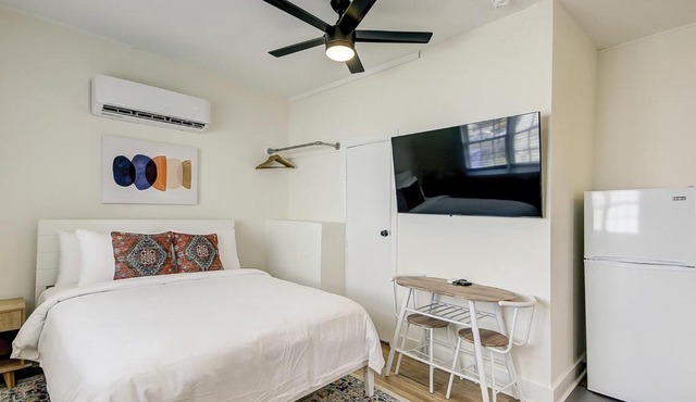 Away Point Studio - 30-Day Rental