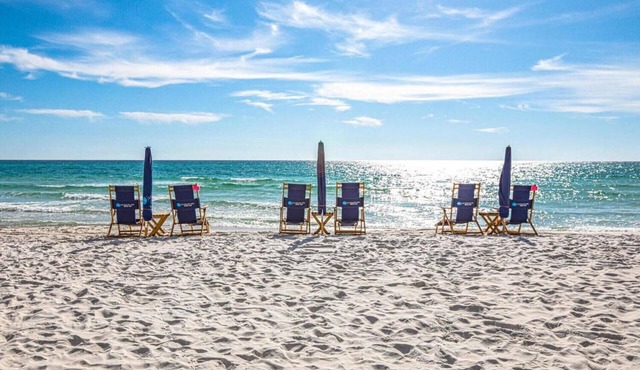 Barefoot Bungalow-Cozy Retreat, Seacrest 30A Pet Friendly,4 Bikes,6 beach chairs