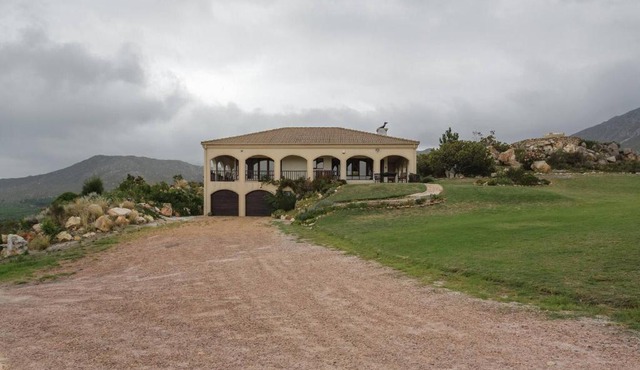 Barton Hammerkop Villa nr Hermanus - HotTub Pool in Botrivier