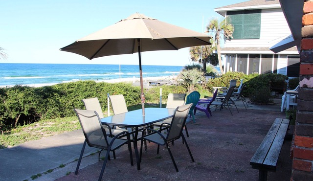 Beachfront. Single family home. Pet-friendly.Quiet. Gorgeous sunsets from patio!