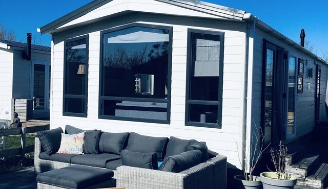 Beautiful and luxurious chalet for 4 persons 500 m from the sea.
