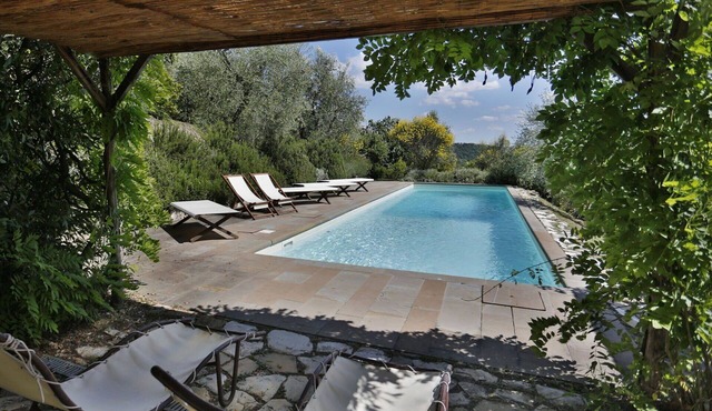 Beautiful private villa with WIFI, private pool, TV, terrace and panoramic view, close to Florence in Torre A Cona