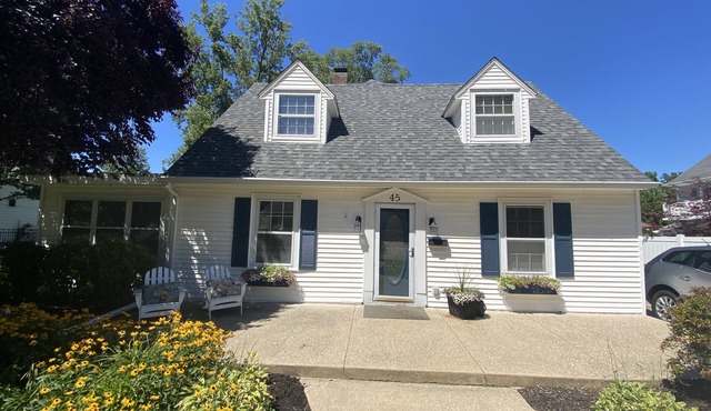 Beautiful South Haven Lake House; Newly Renovated and Decorated; Family-oriented in South Haven