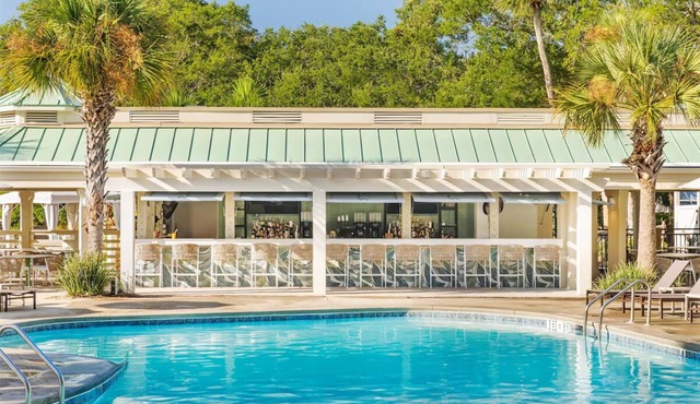 Best of Hilton Head! 4 Rooms w/Balcony, Pool, Pet-Friendly, Minutes from Beach!