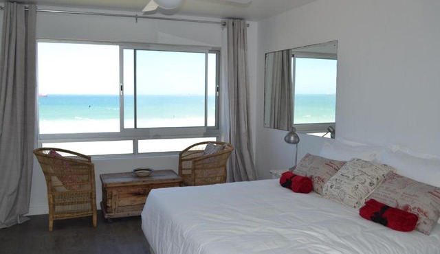 Blouberg Studio Wow