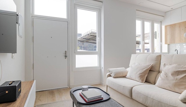 Blueground | Castilla, AC & w/d, nr Retiro