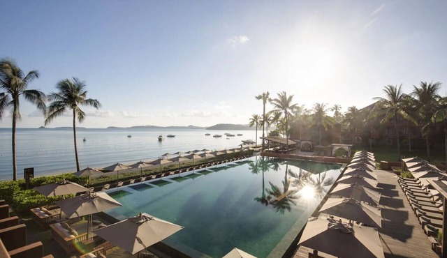 Boutique Sea View Getaway Steps from Bophut Beach l Onsite Pools and Gym