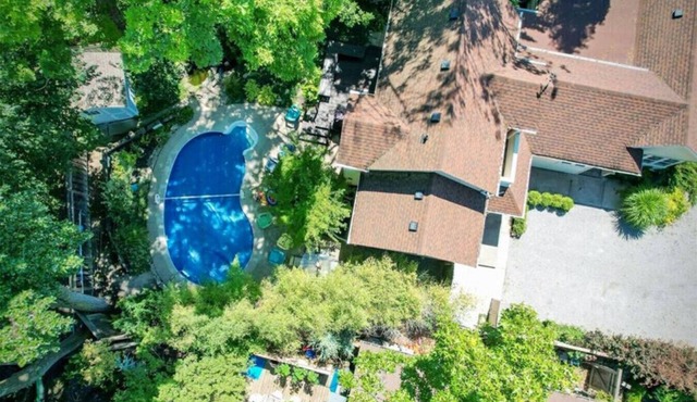 Bright & Beautiful Villa with Pool in Niagara-on-the-Lake