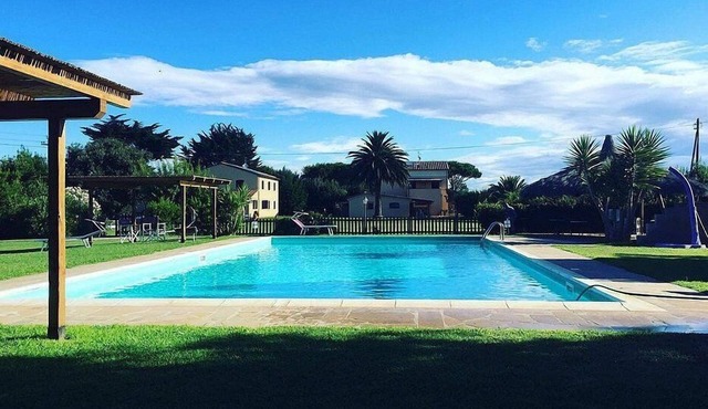 Casa Aneto C: A welcoming apartment surrounded by the greenery, with Free WI-FI. in Castagneto Carducci