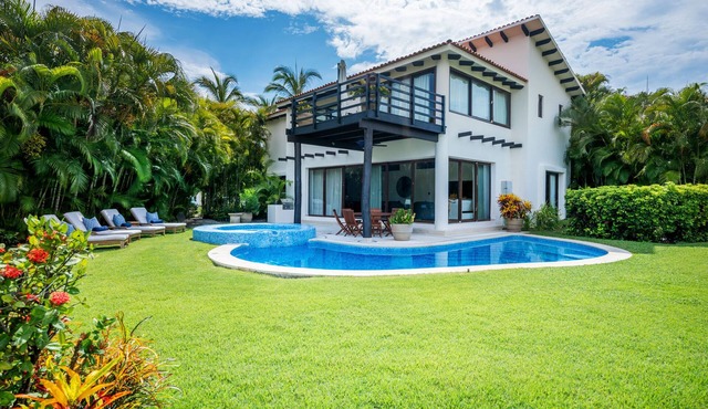 Casa Uno Mas- Luxury Villa: In Gates of PM, Staffed, Premier HOA , Golf & More!