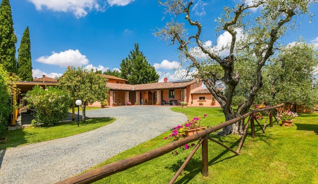 Casale L'Uliveta by Interhome