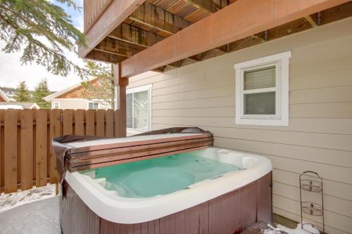 Cedar Creek Condo: Free Shuttle to Big Sky Resort!