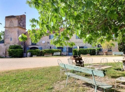Charmante maison en Camargue avec piscine partagée in Saintes-Maries-de-la-Mer
