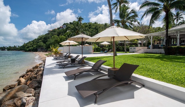 Chi Beachfront Pool Villa - 5 Bedroom in Ko Samui