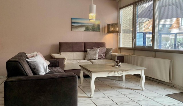 Close to beach, spacious city centre flat, 2 bedrooms, WiFi, washing machine in Petten