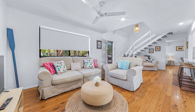 Coastal Cottage - Pets Welcome, Boat Parking, Walk to Beach & Shops in Cannonvale
