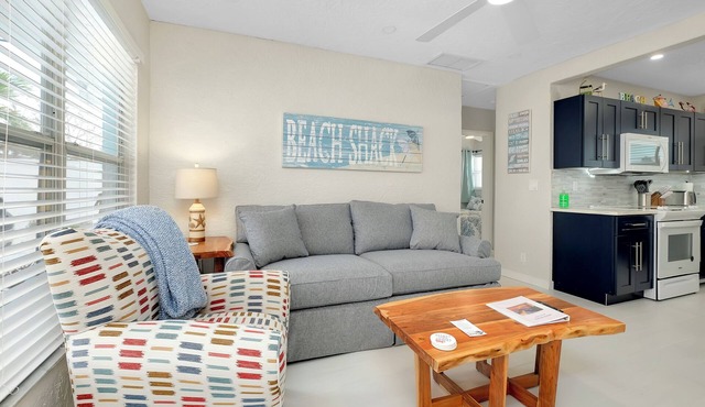 Completely Remodeled- 150 Yards to Beach and Restaurants!