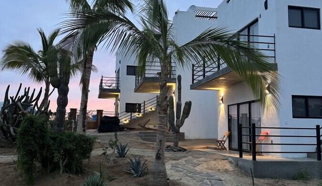 Condo#2-5Min Walk to Beach/Surf-Sleeps2-KingSuite