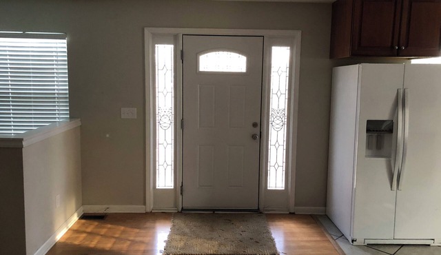 Cozy City Retreat! Spacious 6-bedroom house in marvelous Charlotte with WiFi, AC