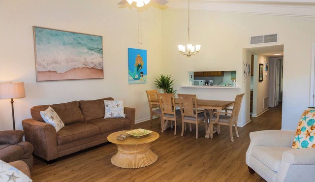 Cozy Retreat in Seascape's Tennis Village, Steps from Pool, Perfect for Families